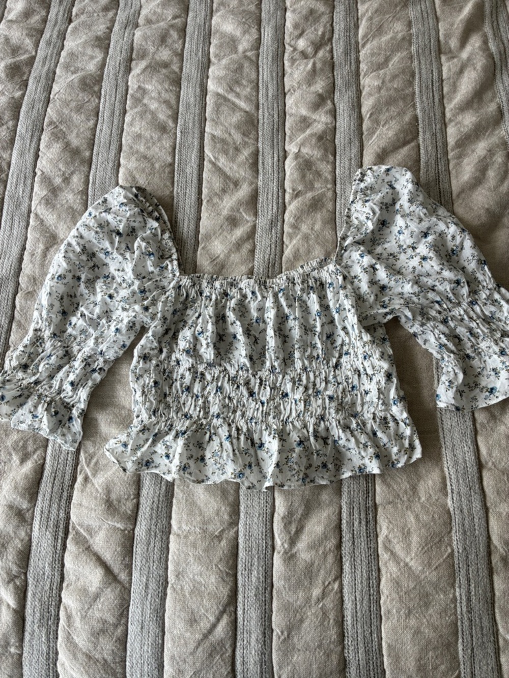 Dress Forum White Floral Smocked Puff Sleeve Crop Top